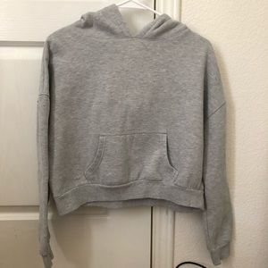 NWOT Tilly’s basic gray cropped hoodie